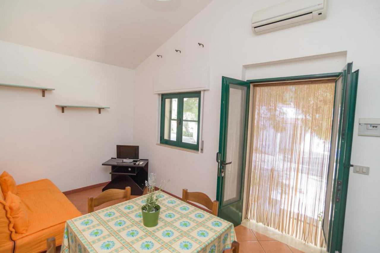Case Vacanze Uliveto Mattinata Exterior foto